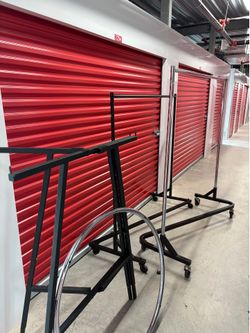 3 Clothing racks