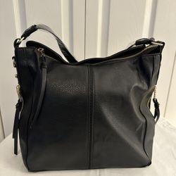 NEW LARGE BLACK HANDBAG… VERY SPACIOUS