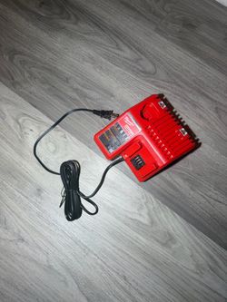 Milwaukee M18/M12 Multi-Voltage Battery Charger