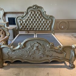 Luxurious Ornate Gold Bedroom Furniture Set