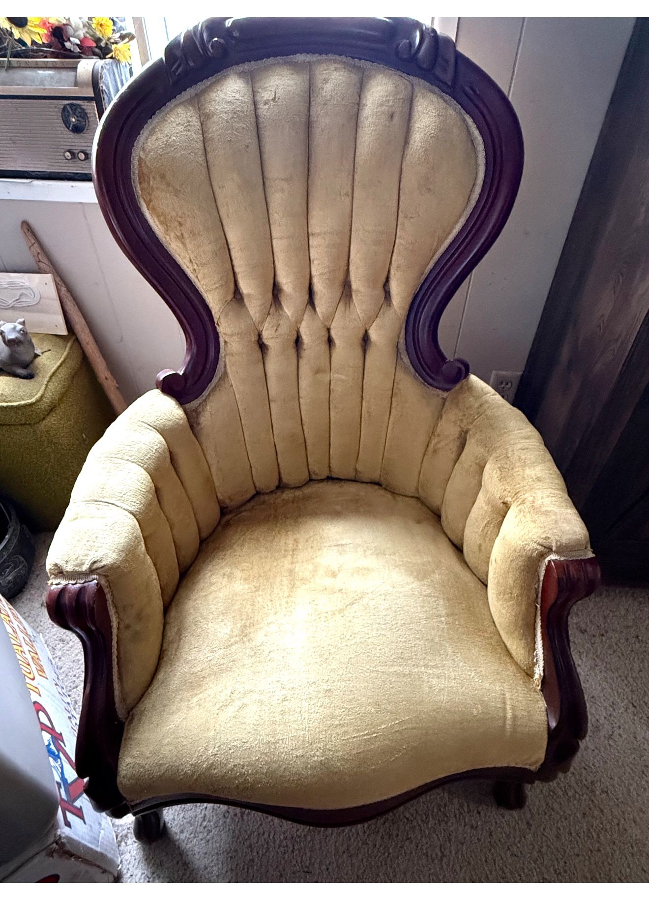 It’s A Steal Of A Deal- Carlton Mclendon Victorian-style Parlor Chair