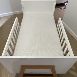 Dadada, Domingo, Standard Crib Bed, Greenguard Certified, Lightly Used