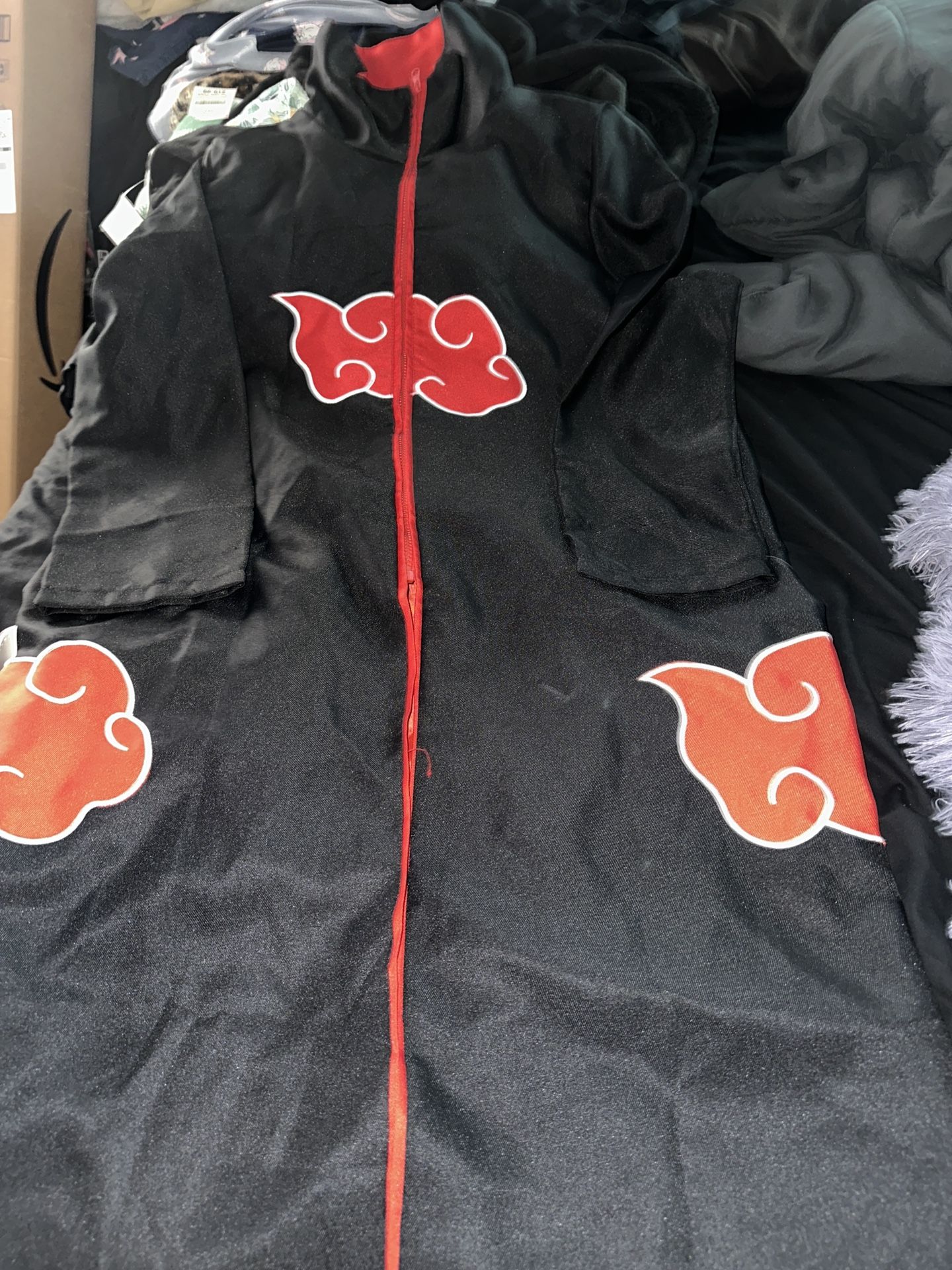 $30 Size M akatsuki robe from naurto