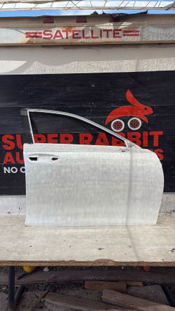 2019 ES350 Door Front Passenger OEM 2025
