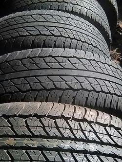 265 70 17 four good Dunlop truck tires