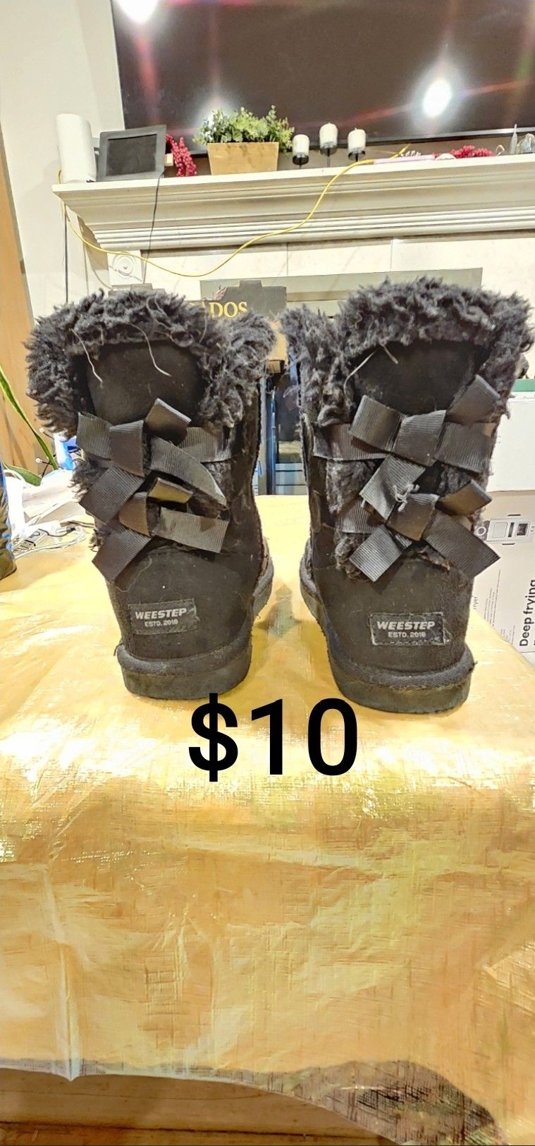 Girls/Youth Black Boots - Sz 3