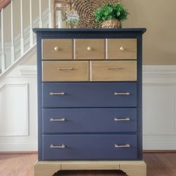 Solid Wood KINCAID brand Dresser Chest Of Drawers 