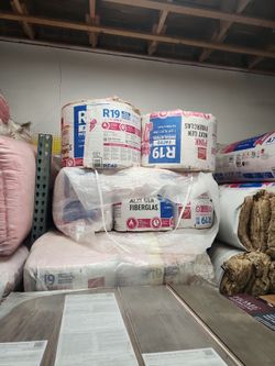 Owens Corning
R- 19 Faced Fiberglass Insulation Roll 15 in. x 39.2 ft. (1 Roll)