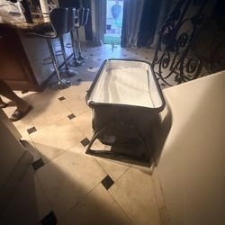 Baby Adjustable Bassinet 