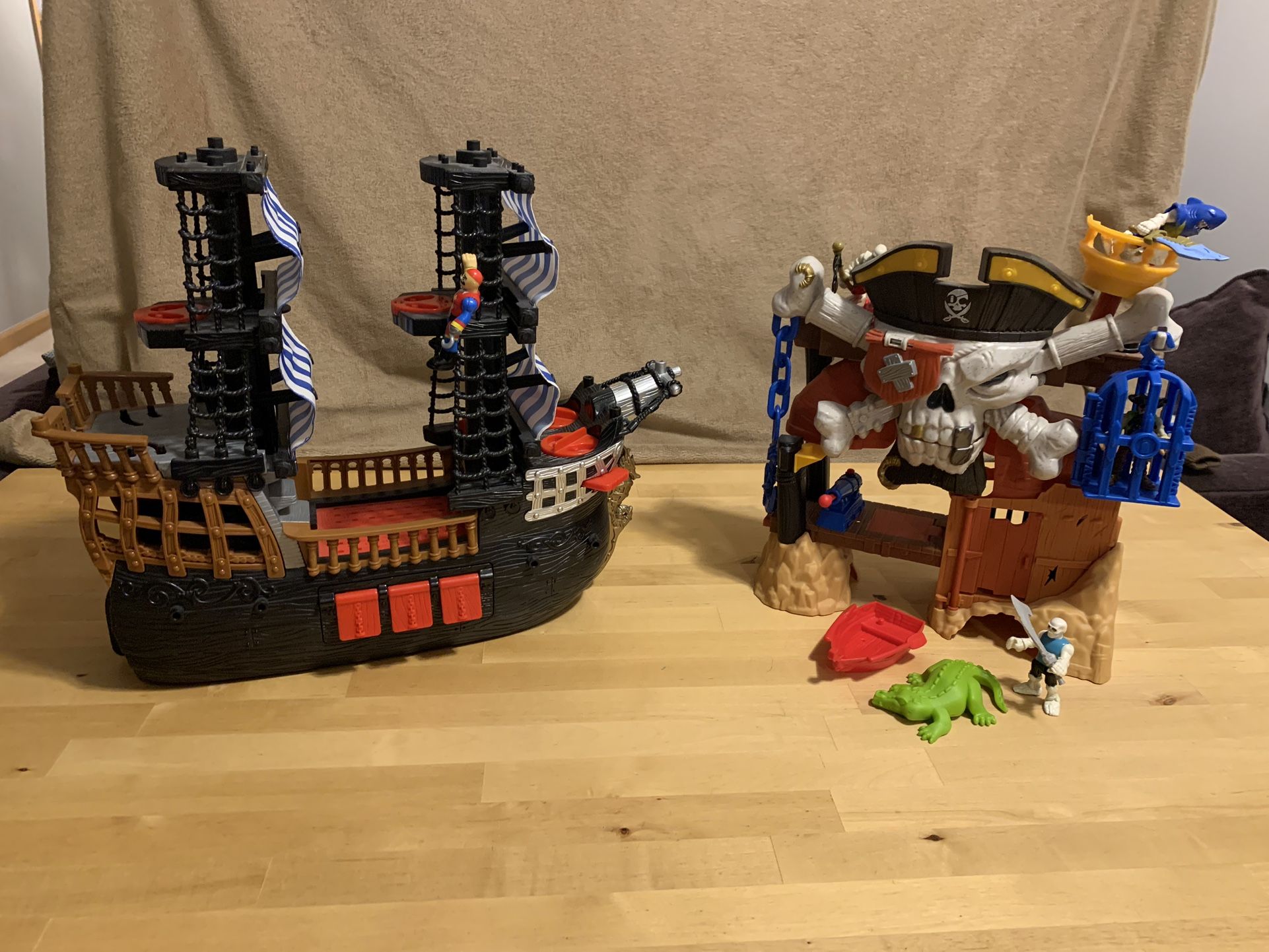 Imaginext Pirate Ship And Blackbeard’s Lair