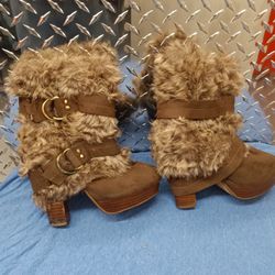 Women's Boots 6.5 Faux Fur