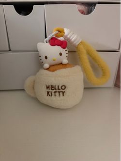 Hello kitty miniso keychain