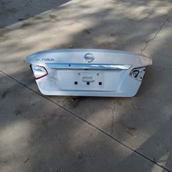 Nissan Altima 2016 Trunk