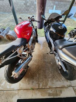 2 YZF1000 Thunderrace Project Bikes