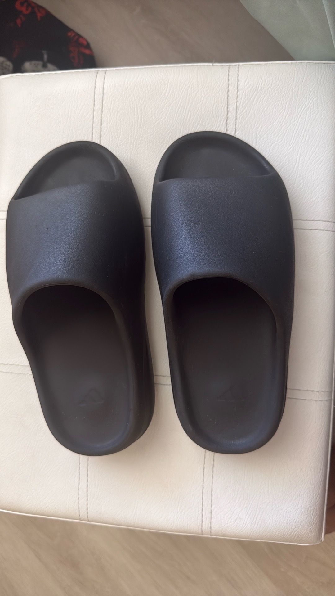black yeezy slides, size 6