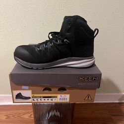 Keen Boots Sz9 