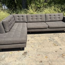 *FREE DELIVERY* 2 piece Gray Tufted Sectional 