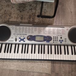 Yamaha LK-43 Digital Keyboard
