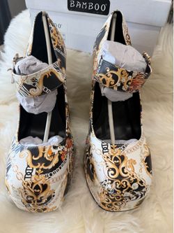NIB: Bamboo "Crane" Tiger and Baroque Print Platform Heels