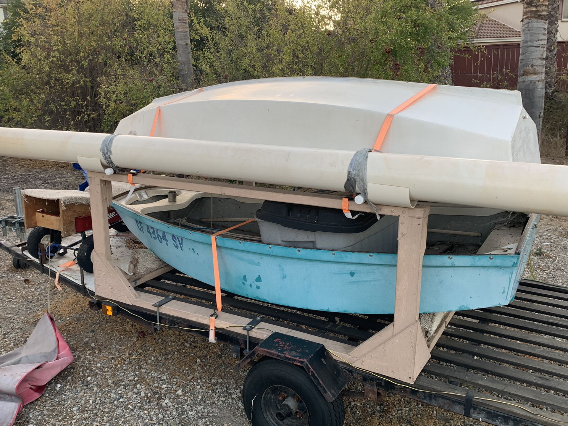 Double sabot trailer and boats