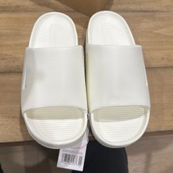 Woman Nike Slides Size 7