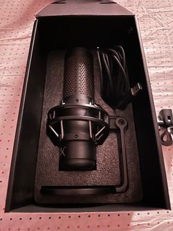 HyperX - QuadCast S Wired RGB Multi-Pattern USB Condenser Microphone