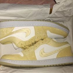 Jordan 1 Low  "Women's Only" 