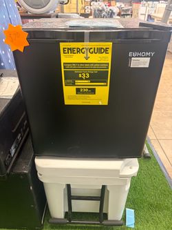 Compact refrigerator