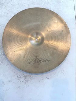 Zildjian vintage 17” Avelis thin crash drum cymbal no cracks or bends $200 cash    320 Superior ave Newport Beach 92663