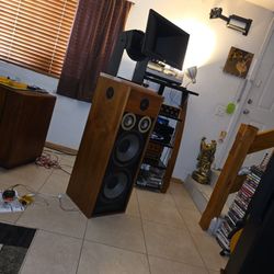 Vintage Speakers Two Pairs In One