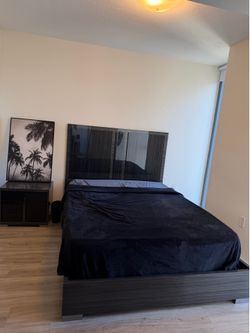 Queen bed set