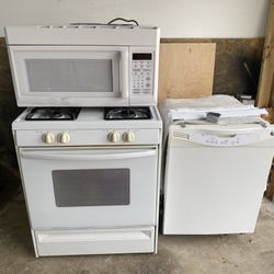 Kitchen Appliance Set (Must Pick Up)