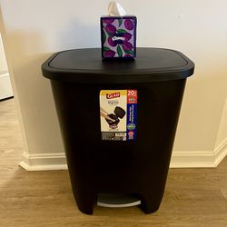 Glad black garbage can: 20 gallons