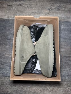 UGG Classic Slip On Size 9 Men’s Green