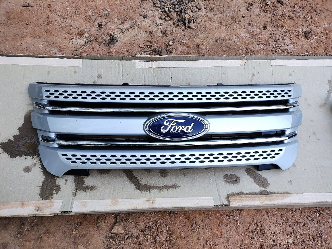 Ford Explorer Grill 2013 To 2015 OEM Original