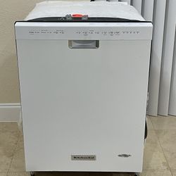 KitchenAid Dishwasher In Perfect Working Condition  - Can Be Delivered To Your Front Door - Stainless Steel Tub Dishwasher 