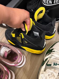 Lightening Jordan 4