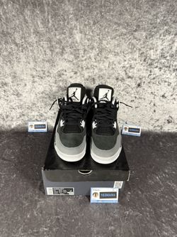 Nike Retro Air Jordan Fear 4s Size 11 Mens, 12.5 Womens Asking 200$ Amazing Condition 100% Authentic 153Kicks On Instagram!! 