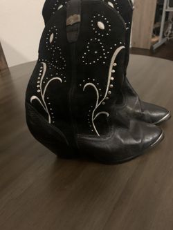 Women’s Size 7 Boots