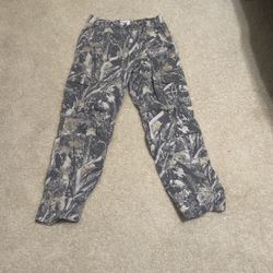 Abercrombie kids baggy camo cargo pants