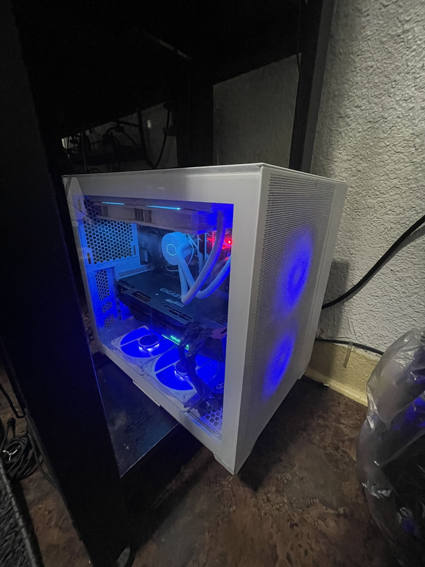 GAMING DESKTOP PC (READ DESCRIPTION FOR PARTS)
