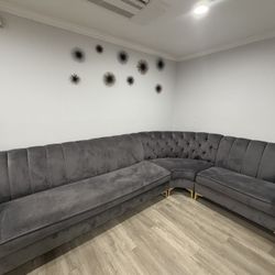 Sectional Sofa 114/70 Approx Sizing 