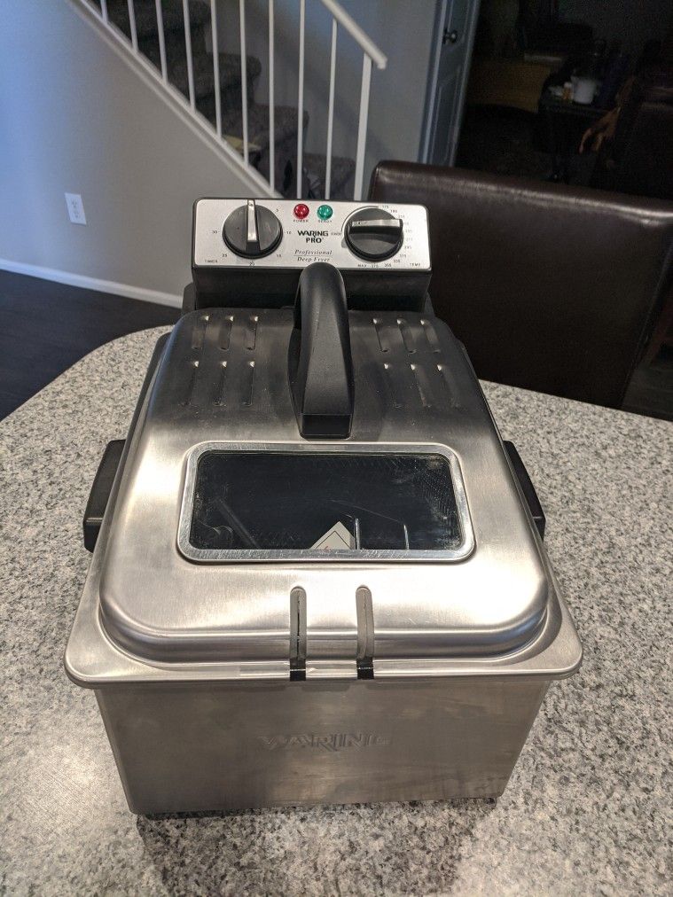 Farberware 2.5 Liter Deep Fryer Stainless Steel 8 Cups Basket NEW IN BOX  for Sale in Honolulu, HI - OfferUp