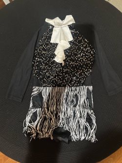 One piece black and white
