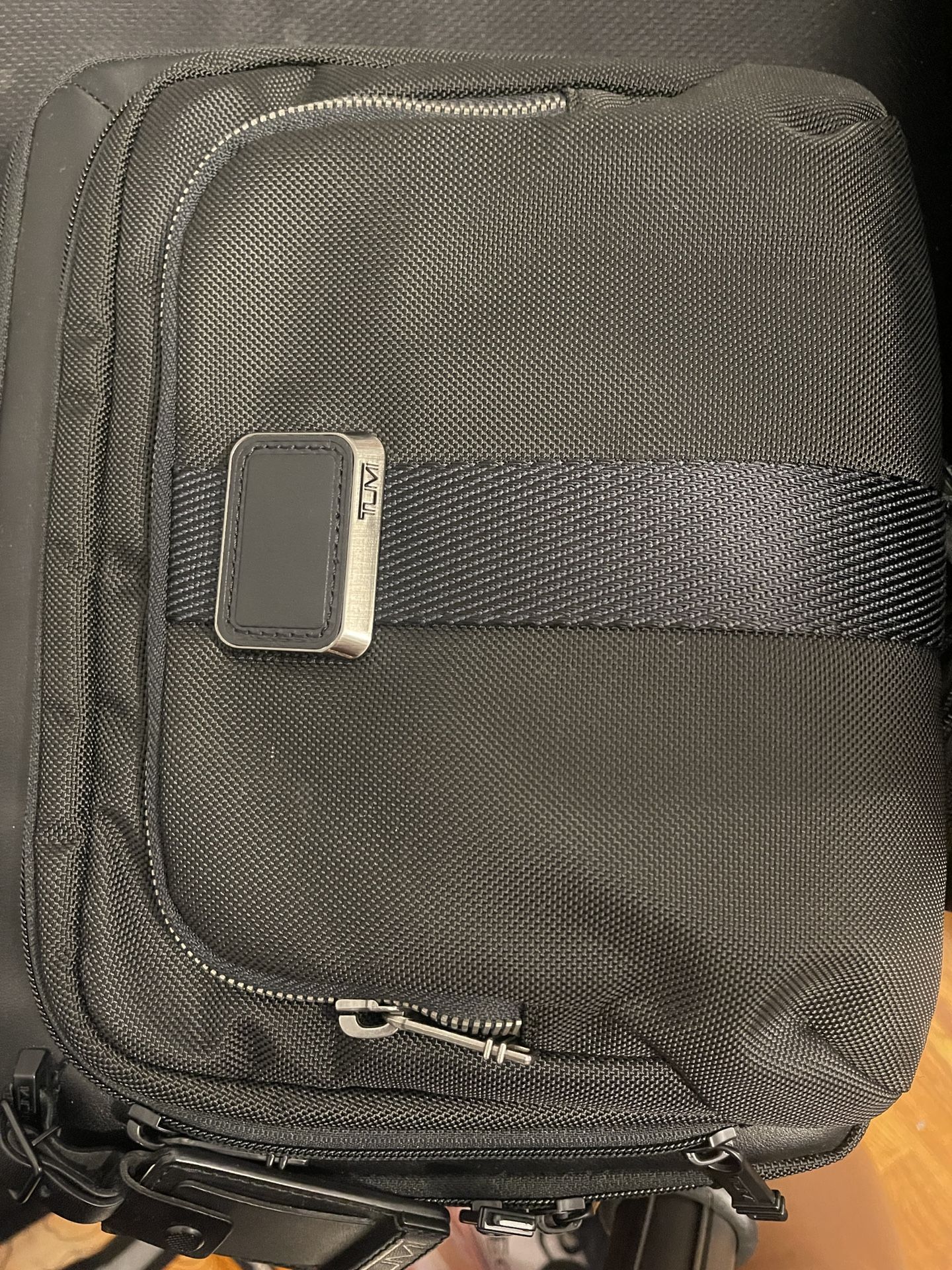 Tumi messenger bag