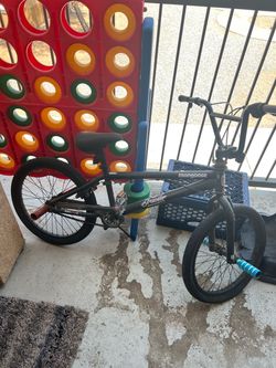 Mongoose brawler BMX bike