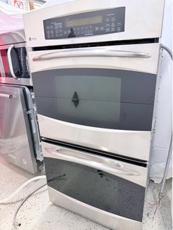GE Profile 30”  double oven 220v  used but amazing