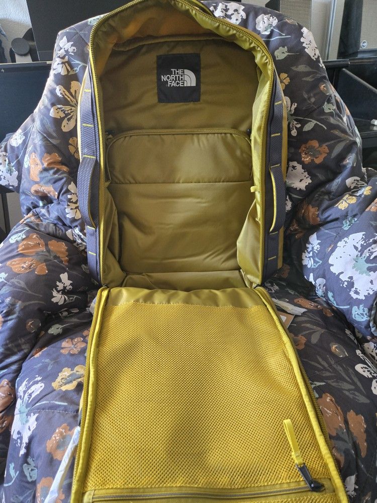 New The North Face Base Camp Voyager 35L Travel Pack – Yellow, Laptop Travel Backpack