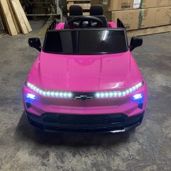 24V 2 Seater Ride on Car Toy - Licensed Chevrolet Ride On Truck Car, Electric Car Toy w/Parent Remote Control, 4-Wheeler Suspension, 3 Speeds, Led Lig