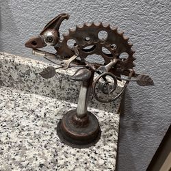 Metal Art Chameleon Sculpture 
